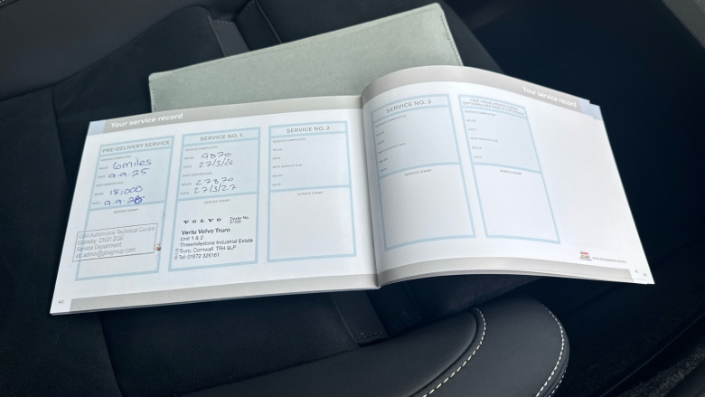 Volvo XC40 2.0 B3P Plus Black Edition 5dr Auto Petrol Estate